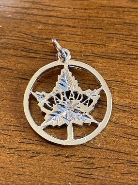 sterling silver maple leaf charm pendant - marked